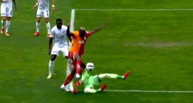 Herkes Galatasaray'ın kazandığı bu penaltıyı tartışıyor