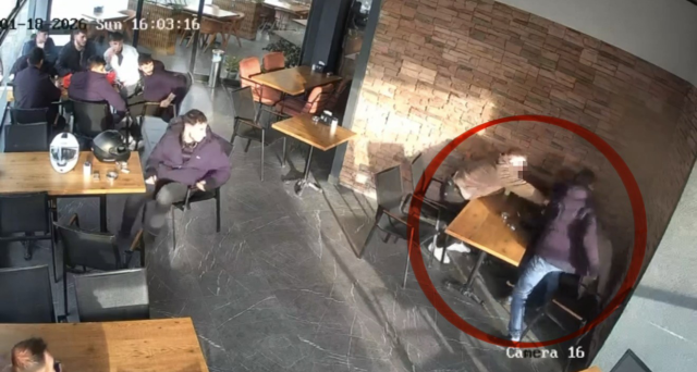 Samsun'da pastanede dehşet: Durup dururken bıçakla saldırdı