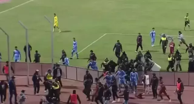 Kupa maçı savaş alanına döndü! Tam 17 kırmızı kart çıktı