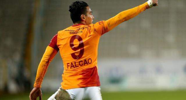 Galatasaray'da bütçenin yüzde 48'ini kaplayan 4 futbolcuyla ayrılık görüşmesi yapıldı