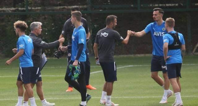 Vitor Pereira'dan özel karşılama! Fenerbahçe'nin yeni transferleri ilk kez takımla çalıştı