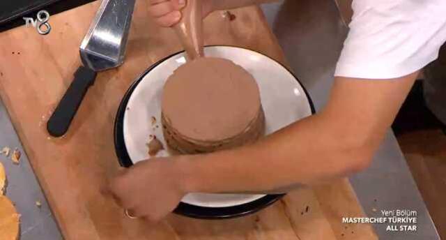 Kutlama Pastası tarifi! Masterchef Kutlama Pastası nedir, nasıl yapılır? Kutlama Pastası için gerekli malzemeler neler?