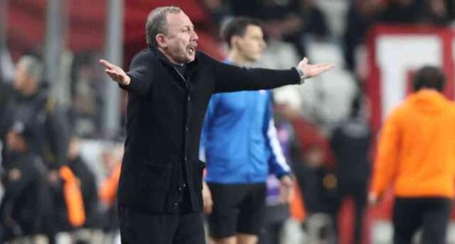 Antalyaspor'un başında ilk sınavına çıkan Sergen Yalçın istediği sonucu alamadı