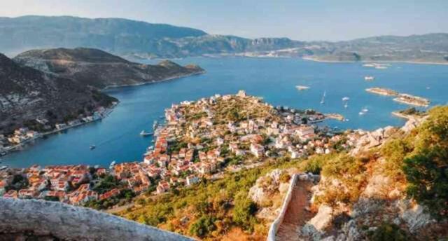 Meis Adası'na (Kastellorizo) kapıda vize var mı, ücreti ne kadar? Meis Adasına kapıda vize nasıl alınır, başvurusu nasıl yapılır?