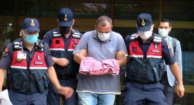 Aynı masada oturup sohbet ediyorlardı! Birden çıkardığı tabancasıyla husumetlisine kurşun yağdırdı