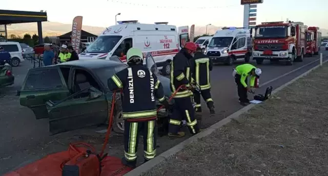 Lastiği patlayan otomobil karşı şeride geçip dehşet saçtı: 1 bebek öldü, 3'ü çocuk 9 kişi yaralandı