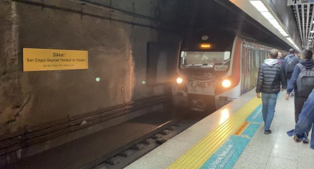 Son dakika: Marmaray'da bir kişi raylara atlayarak intihar etti