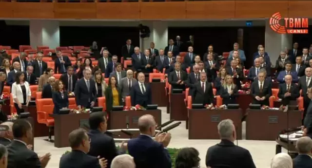 Meclis açılışında DEM Parti ve İYİ Parti, Cumhurbaşkanı Erdoğan'ı ayakta karşıladı