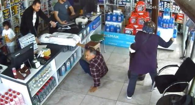 İş yeri kamerasına yansıdı: Isparta'da hortum paniğe neden oldu