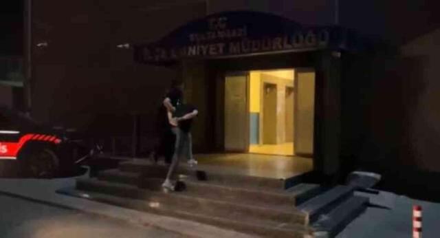 Kız meselesi husumeti can aldı! Bıçakladığı arkadaşlarından birini öldürdü, diğerini yaraladı