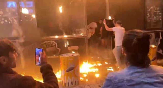 Cumartesi eğlencesi korkunç bitti! 5 katlı eğlence merkezinde müşteriler dehşeti yaşadı