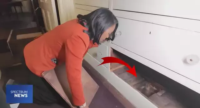 Şifonyerin alt çekmecesinde gizli bir geçit bulundu