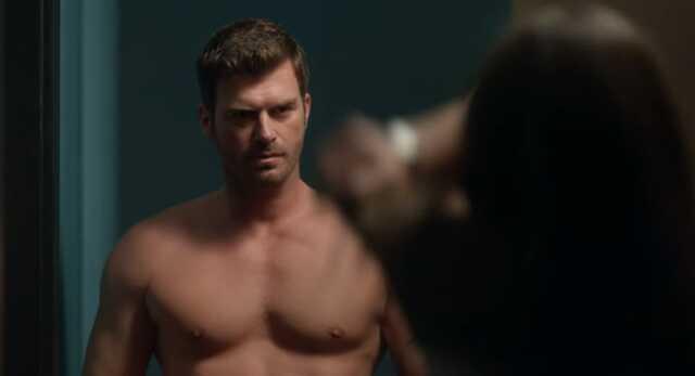 Kıvanç Tatlıtuğ ve Serenay Sarıkaya'nın Aile dizisindeki yatak sahnesi tepki çekti