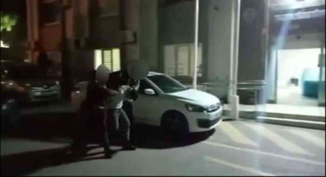Soğukta üşümesin diye aracına aldığı müşterisi tarafından vurulan taksi şoförü hayatını kaybetti