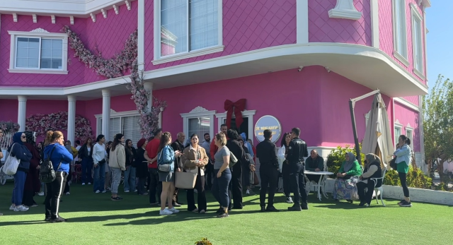 Patron borçlarla yurt dışına kaçtı iddiası! Çalışanlar ne var ne yok yağmaladı