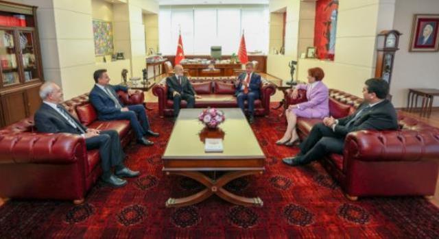 Kulisler bu iddiayı konuşuyor: Kılıçdaroğlu'nun başörtüsü açıklamasının ardında Ahmet Davutoğlu var