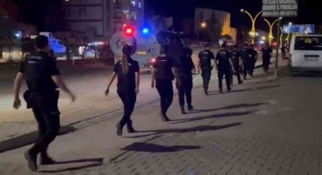 15 Temmuz yürüyüşü yapan gruba havai fişekli saldırı