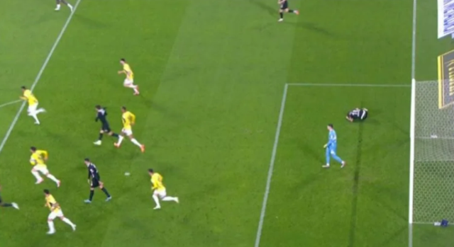 Penaltı mı değil mi? Osayi'nin pozisyonunda herkes aynı fikirde birleşti