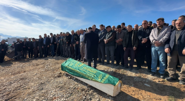 Belgrad Ormanı'nda ölü bulunan Fahrettin Öter memleketi Hakkari'de toprağa verildi