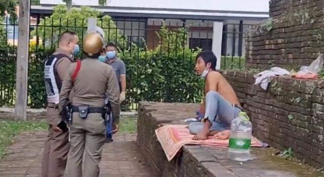 Tarihi tapınağın merdivenlerinde ilişkiye giren çifti yaptıkları savunma kurtaramadı