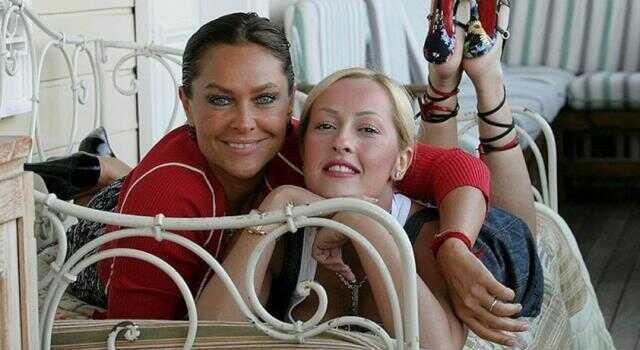 Hülya Avşar'ın kız kardeşi estetiklerle bambaşka biri oldu! O eski Helin'den eser yok