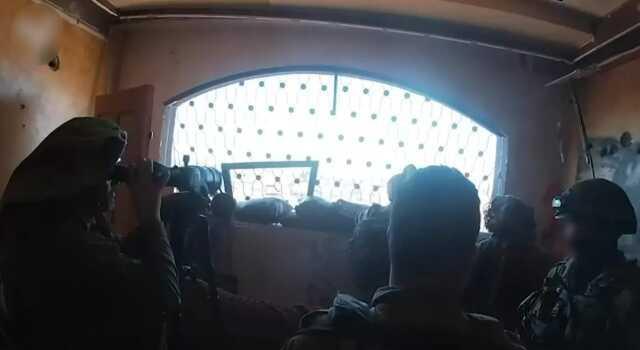 Hamas İsrail'i Hedef Aldı