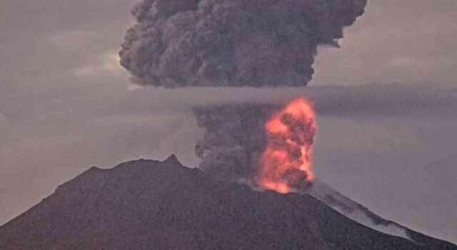 Japonya'daki Sakurajima Yanardağı'nda patlama! Küller 5 bin metre yükseldi, binalarda hasar meydana geldi