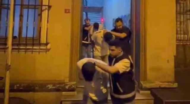 Taksim'de gece kulübü dövüş kulübüne döndü: Sigarayla çarpma kavgasında gözünde bardak patlattı