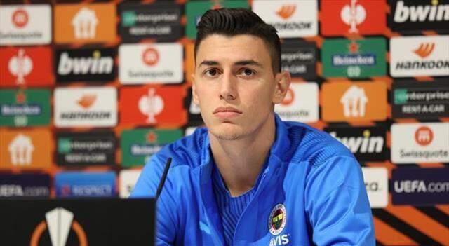 Kolunda servet taşıyor! Mesut Özil'in saatinin fiyatı dudak uçuklattı