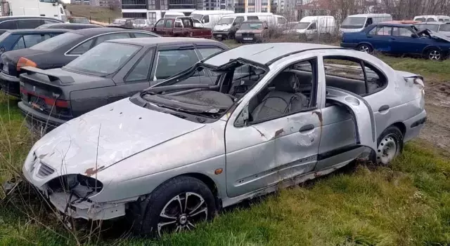 Kaderine terk edilmiş milyonluk servet otoparkta çürüyor: 13 yıldır bekleyen de var