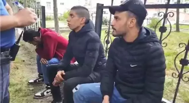 OTOBÜSÜN 1 METREKARELİK DOLABINDAN 3 KAÇAK GÖÇMEN ÇIKTI