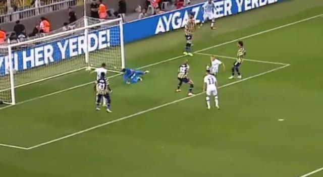 Fenerbahçe'nin yeni transferi Arao'nun golden önce yaptıkları taraftarı çileden çıkardı