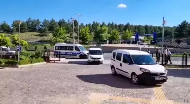 Son dakika haber | 18 yaşındaki gencin silahla alıkonulduğu ihbarı ekipleri harekete geçirdi: 11 gözaltı