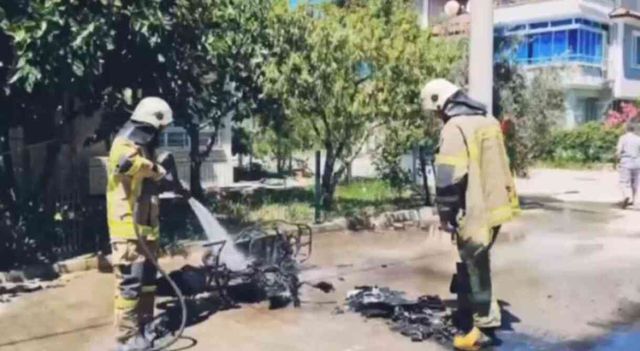 Elektrikli bisikletin bataryası patladı, sürücü son anda kurtuldu