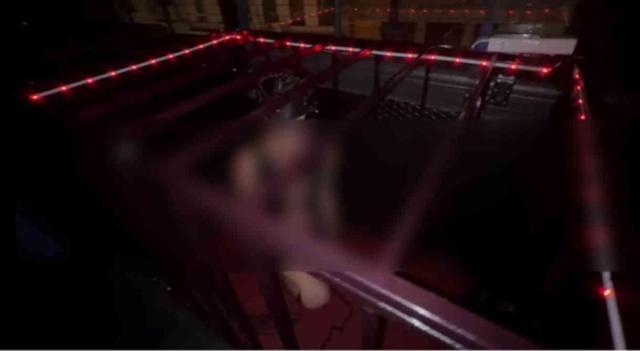 Köleli, kırbaçlı müstehcen partiye baskında skandal görüntüler