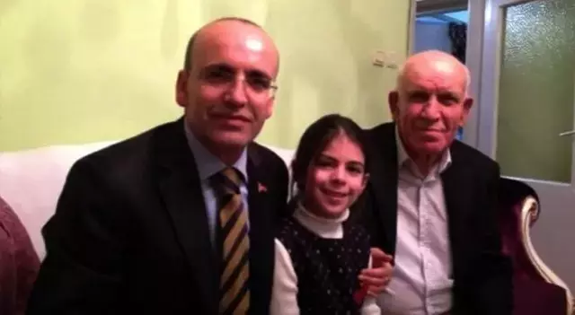 Hazine ve Maliye Bakanı Mehmet Şimşek'in Abisi Nazmi Şimşek 80 Yaşında Vefat Etti