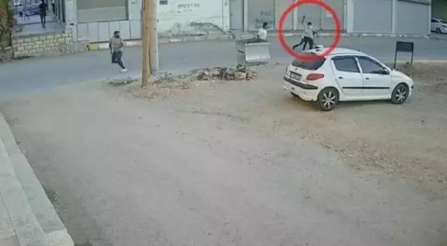 Mardin'de dehşet dakikaları! Önünü kestikleri kişiyi taşla öldüresiye dövdüler