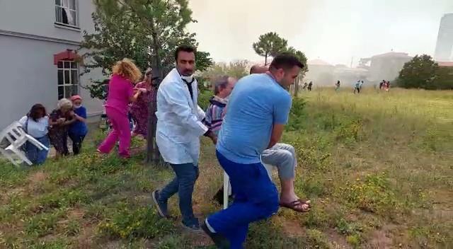 Son Dakika: İstanbul'da Balıklı Rum Hastanesi'nde yangın! Alevler etrafı sarınca can pazarı yaşandı
