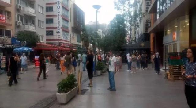 Son Dakika! Ege Denizi'nde 15 dakika arayla iki sarsıntı! Kuşadası açıları 4.7 ve 5.1 ile sallandı