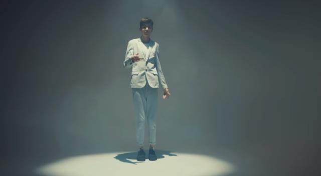 Estetiklerle bambaşka biri olan fenomen Taha Duymaz şarkı çıkardı! Beğeniden çok eleştiri var