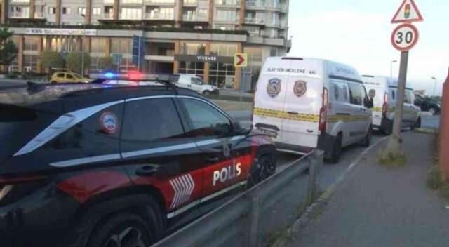 Küçükçekmece'de piknik yapan vatandaşlar başında vurulmuş bir erkek cesedi buldu