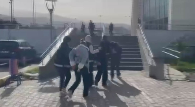 Aile boyu dadandılar! Milyonluk makyaj malzemesi çaldılar