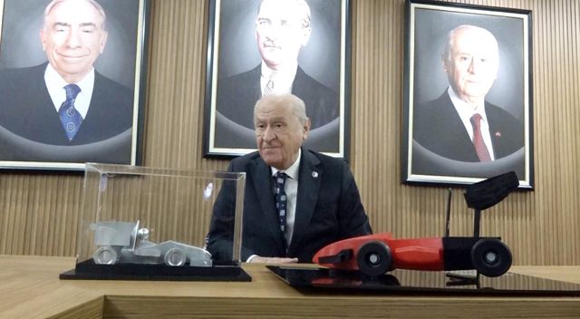 Bahçeli, Ülkü Ocakları'nın yarış arabalarına 'Göktay' ismini verdi