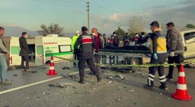 Tıra arkadan çarpan hafif ticari araç 4 kişiye mezar oldu