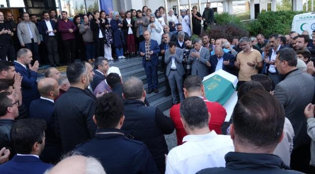 Kalp krizinden ölen arkadaşının anısına düzenlenen futbol turnuvasında kalp krizi geçirip öldü