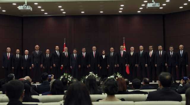 Son Dakika: Cumhurbaşkanı Erdoğan yeni Kabine'yi açıkladı! 2 isim hariç hepsi değişti, işte yeni dönemin bakanları