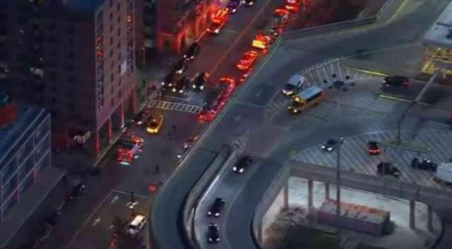 New York'ta binaların sallanmasına sebep olan üç büyük patlama meydana geldi