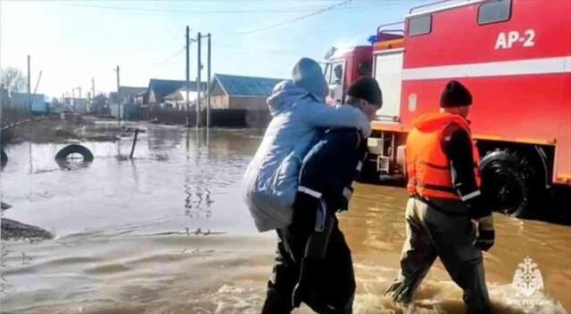 Rusya'da sel tehlikesi nedeniyle acil durum ilan edildi