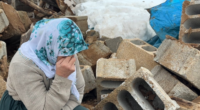 Sabah gürültüye uyanan Zine Teyze'nin dünyası başına yıkıldı