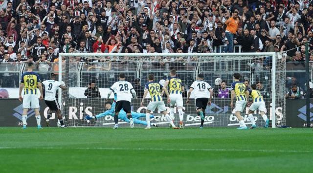 Sen neler yapıyorsun Novak! Beşiktaş-Fenerbahçe derbisinin kaderini tek başına değiştirdi